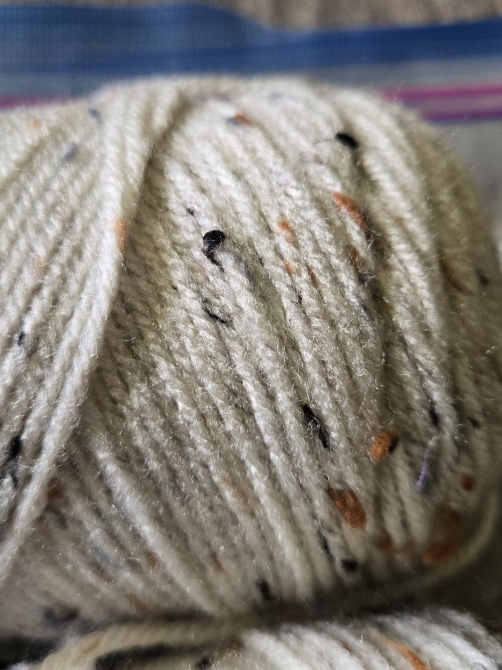 Red Heart Super Saver Yarn Aran Fleck Worsted Weight Crafting Supply Lot of 2 - Picture 6 of 8